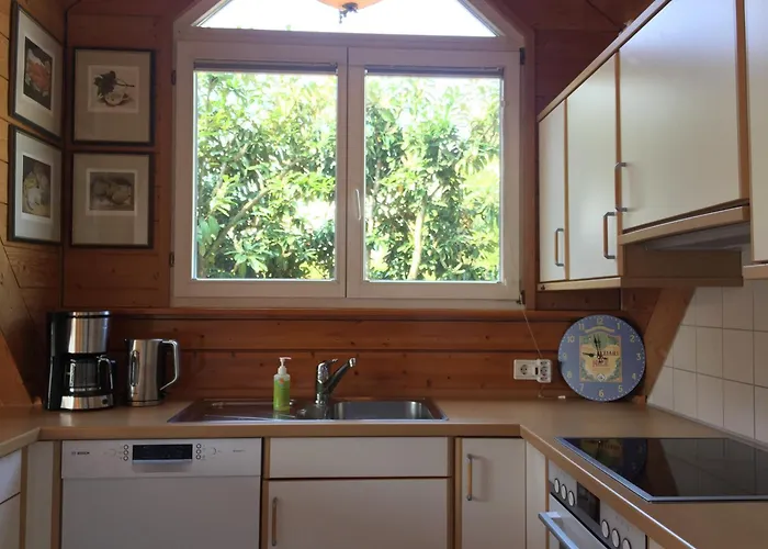 Im Schlossgartenhaus Am Bodensee Mit Balkon Und Gartenterrasse In *