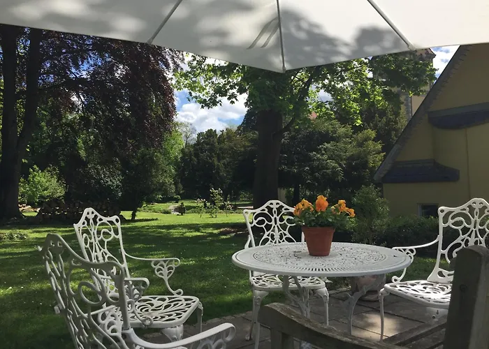 Im Schlossgartenhaus Am Bodensee Mit Balkon Und Gartenterrasse In 公寓